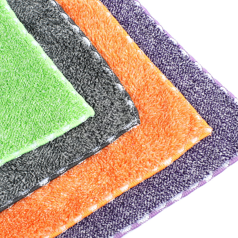 Does the pet towel retain its softness and absorbency after multiple washes?